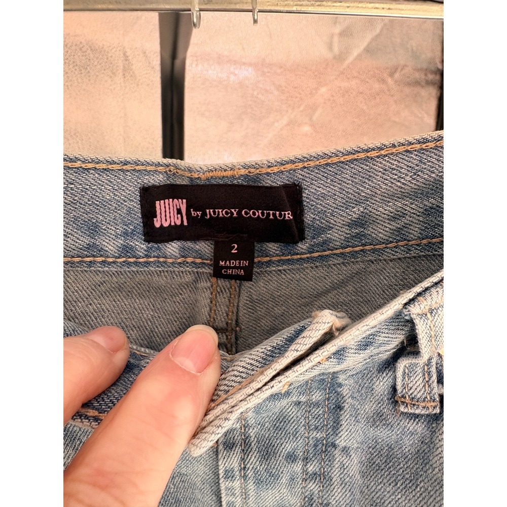 Juicy Couture Distressed Jeans Sz 2 Relaxed Fit NWT - Picture 3 of 4
